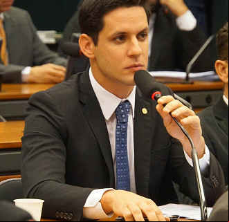 Deputado apresentou o Projeto de Lei que suspenderá os prazos dos concursos públicos no país. Deputado apresentou o Projeto de Lei que suspenderá os prazos dos concursos públicos no país.