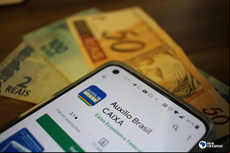 Calendário do Auxílio Brasil 2023 começa no dia 13 de fevereiro. Imagem: Ache Concursos