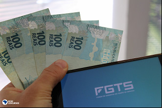 Saque-aniversário do FGTS pode acabar ainda em 2023. Foto: Ache Concursos
